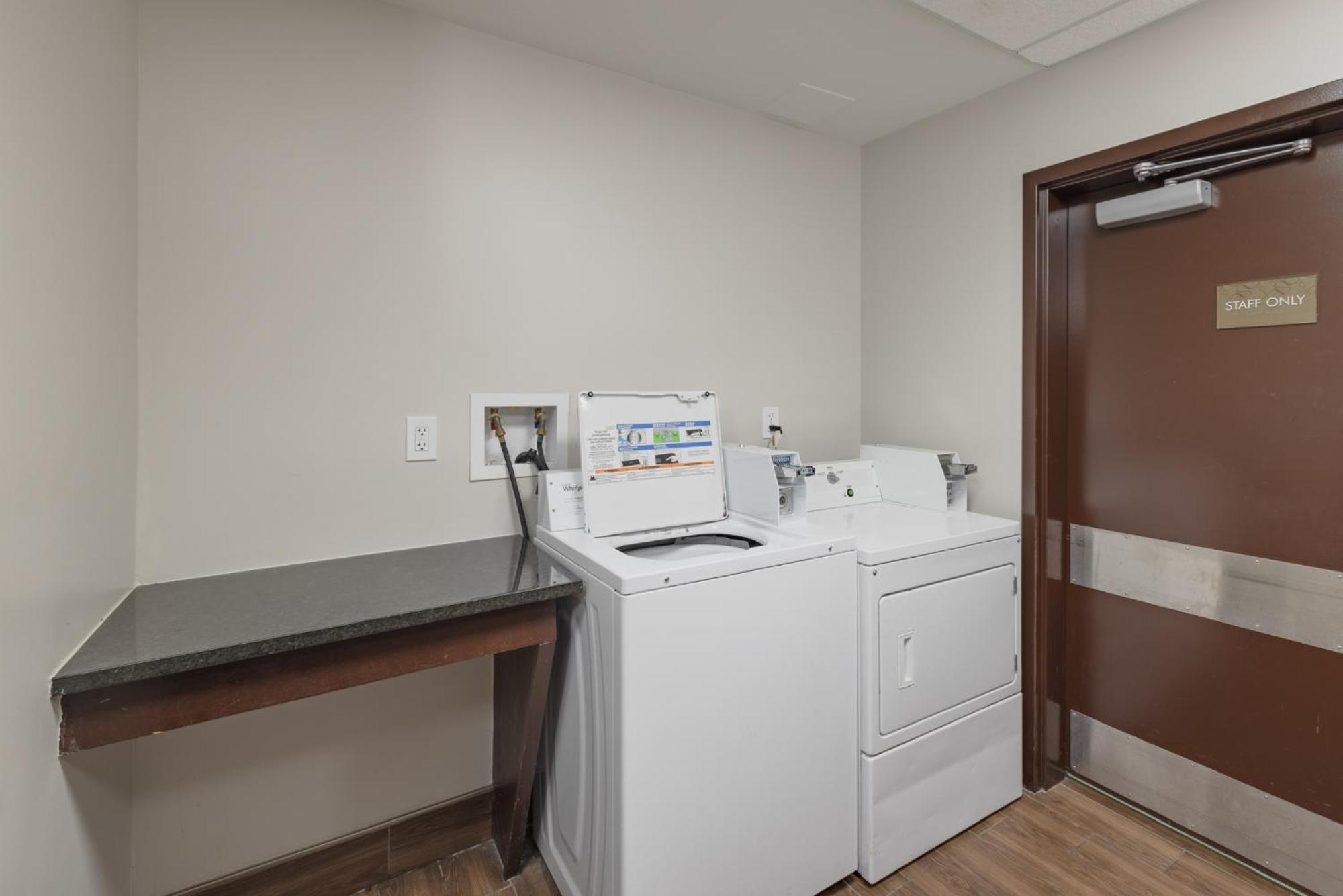 Comfort Suites Perrysburg - Toledo South Экстерьер фото