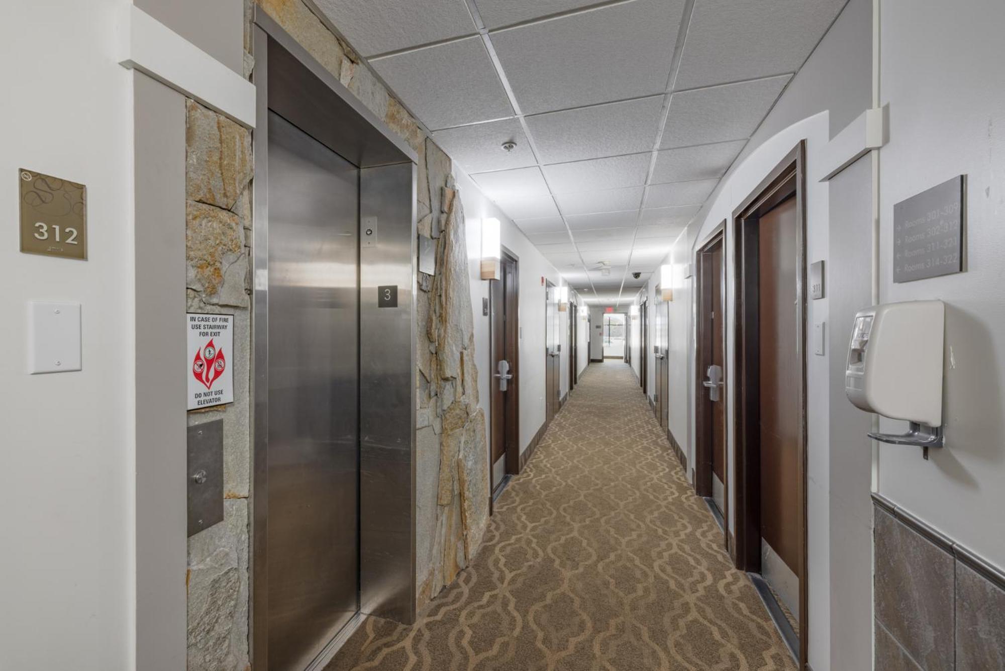 Comfort Suites Perrysburg - Toledo South Экстерьер фото